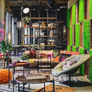 Moxy Airport Познань